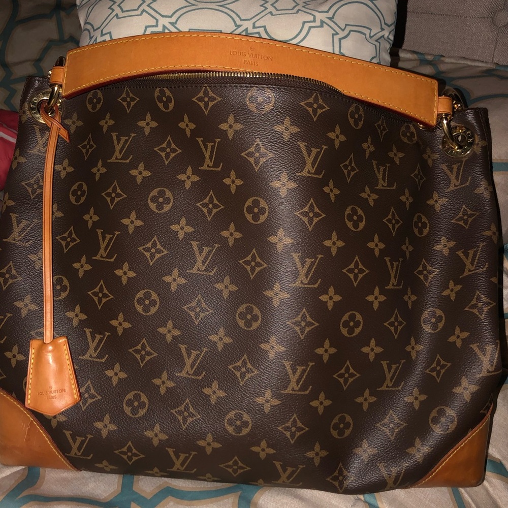 SOLD!!!   Authentic Louis Vuitton berri MM